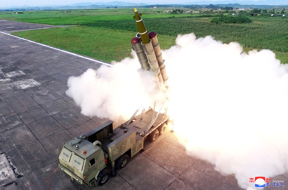 Tin thế giới - Triều Tiên xác nhận thử nghiệm thành công hệ thống tên lửa đa nòng siêu lớn