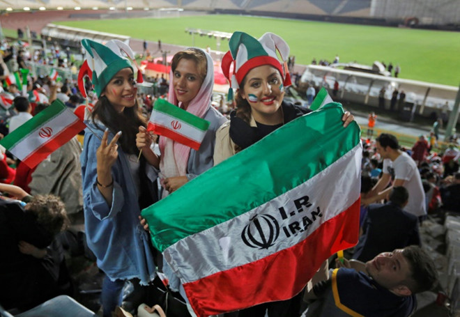 Tin thế giới - Iran: CĐV nữ tự thiêu vì phải ra tòa khi giả nam vào sân xem bóng đá 