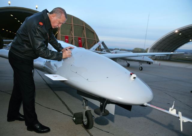 Tin thế giới - UAV vũ trang của Thổ Nhĩ Kỳ gieo 'ác mộng' kinh hoàng, phá nát mục tiêu trên khắp các trận địa