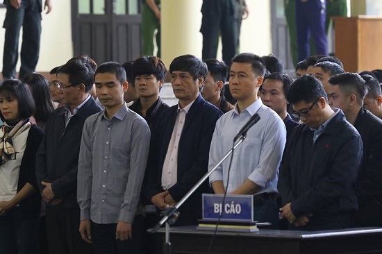 Tin tức - Ám ảnh trước ánh mắt day dứt của 'ông trùm' Phan Sào Nam khi gặp mẹ tại phiên tòa