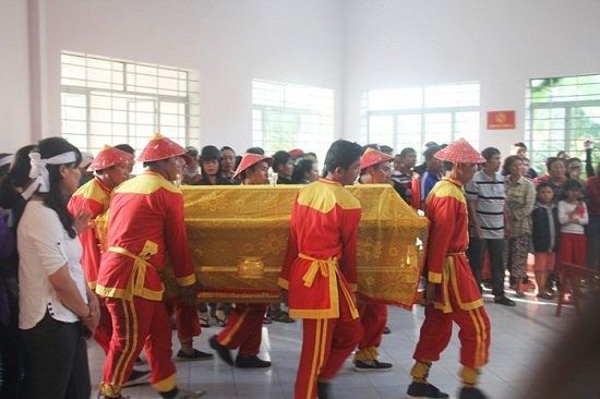 Tin tức - Gia đình thầy giáo thiệt mạng vì lở đất ở Nha Trang: Tiếng khóc xé lòng vì nỗi đau 'trời giáng' (Hình 4).
