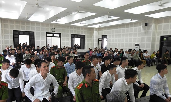 Tin tức - Vụ giang hồ chợ Cồn và chợ Tam Giác hỗn chiến ở Đà Nẵng: 18 bị cáo lĩnh án 