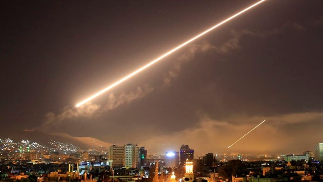Tin thế giới - Syria: Gần 5 giờ đánh chặn tên lửa trên bầu trời Damascus