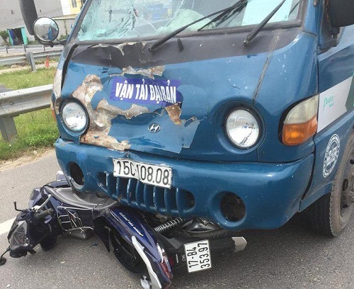 Tin tức - Thái Bình: Va chạm với xe tải, hai vợ chồng thương vong