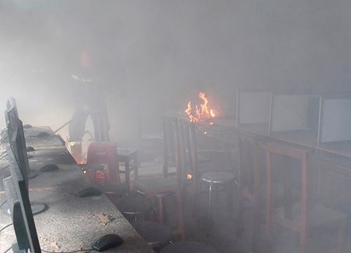 Tin tức - Cà Mau: Phòng tin học bất ngờ cháy lớn, thiêu rụi nhiều thiết bị điện tử