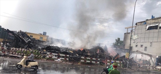 Tin tức - Chợ Gạo Hưng Yên lại bùng cháy dữ dội trở lại dù đã có mưa to (Hình 6).