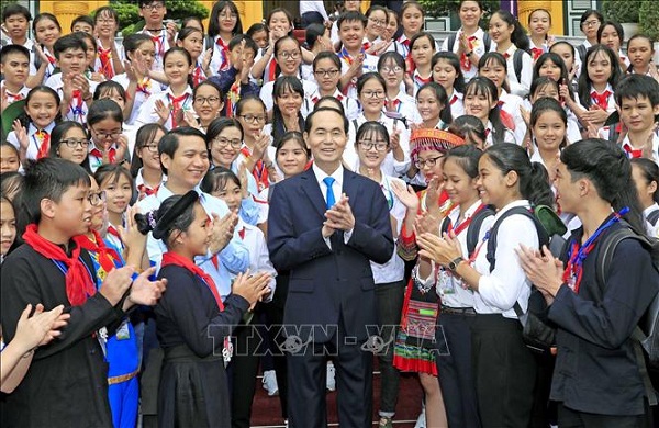 Tin tức - Chủ tịch nước Trần Đại Quang luôn dành tấm lòng yêu thương cho thiếu niên, nhi đồng (Hình 8).