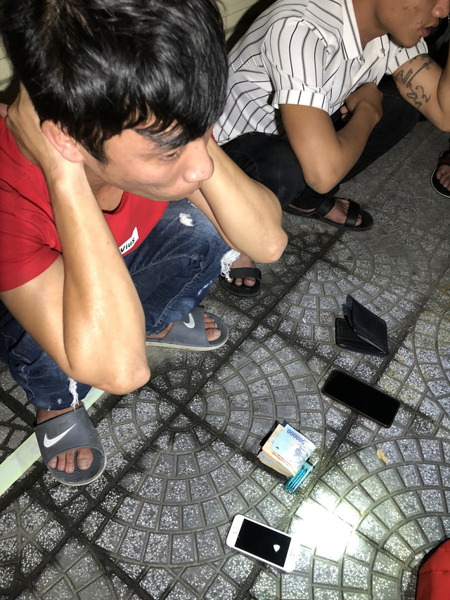 Pháp luật - Đà Nẵng: Càn quét trong đêm, 'quả đấm thép' 911 phát hiện hàng chục thanh niên sử dụng ma túy