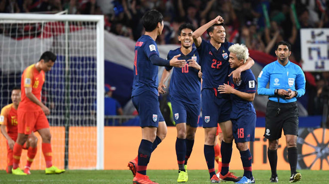 Tin tức - Giữa muôn vàn chỉ trích, đội trưởng Thái Lan vẫn nuôi hy vọng về một mùa Asian Cup