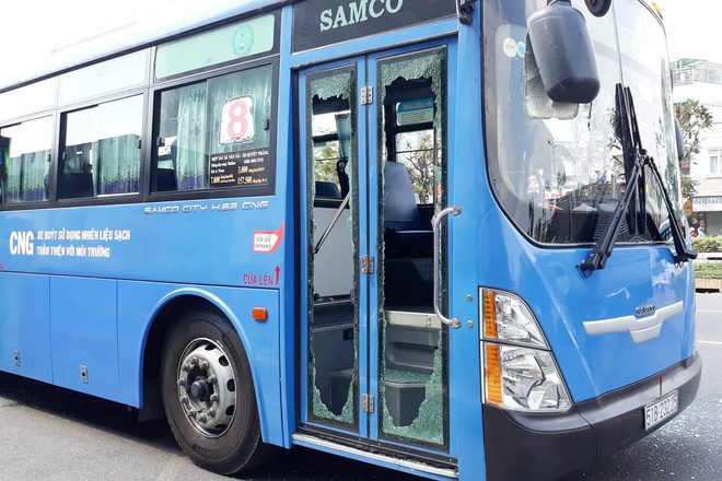 Tin trong nước - Vụ nhóm côn đồ dùng hung khí đập phá xe buýt: Xác định được danh tính một đối tượng