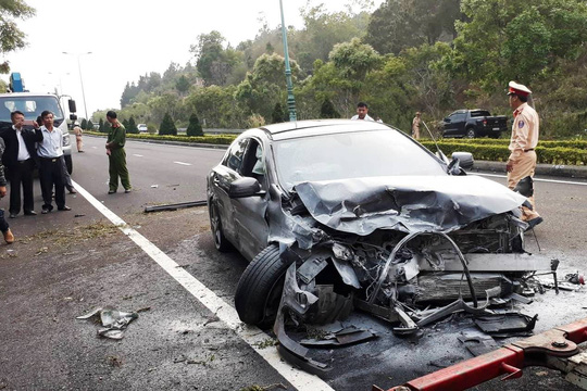 Tin trong nước - Tin tai nạn giao thông mới nhất ngày 23/3/2019: Hai ô tô đâm trực diện, 4 người thương vong