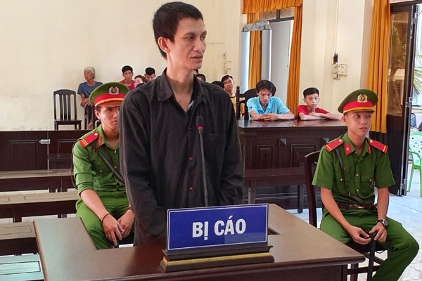 Pháp luật - Kiên Giang: Cậu đâm chết cháu trai trong cơn say lĩnh án 16 năm tù