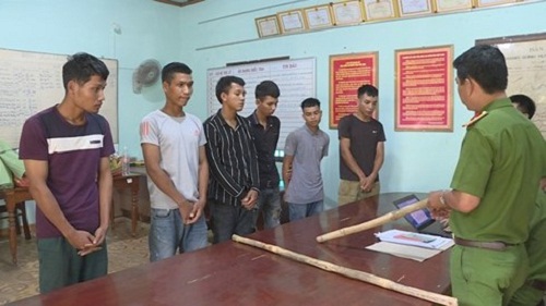 Pháp luật - Đắk Lắk: Điều tra vụ nhóm thanh niên hỗn chiến, chém 2 cha con trọng thương