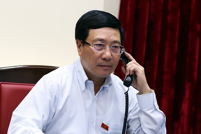 Tin trong nước - Phó Thủ tướng Phạm Bình Minh điện đàm với Bộ trưởng Ngoại giao Singapore