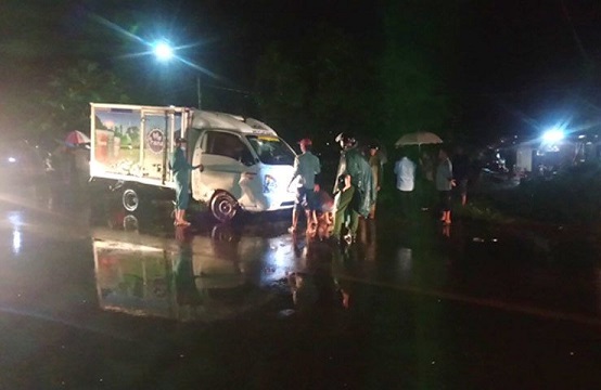 Tin trong nước - Bình Phước: Xe tải tông xe máy, bé trai 4 tuổi tử vong tại chỗ