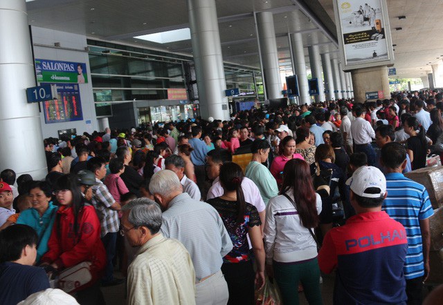 Tin trong nước - Tóm gọn 'đạo chích' hành nghề móc túi tại sân bay Tân Sơn Nhất (Hình 2).