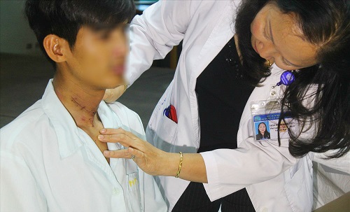 Tin tức - Bác sĩ Việt giúp chàng trai Campuchia tìm lại giọng nói sau 2 năm 'lặng im'