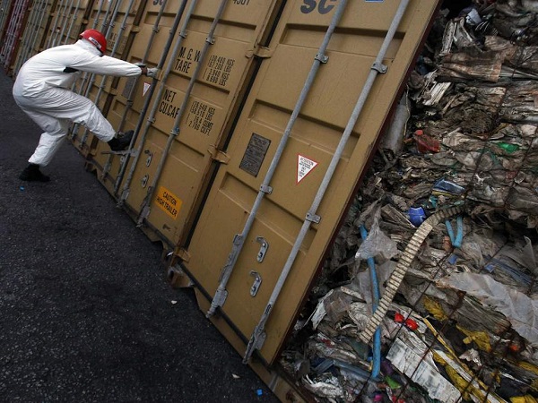 Tin thế giới - Ba Lan gửi trả Anh 1.000 tấn rác thải nhập lậu