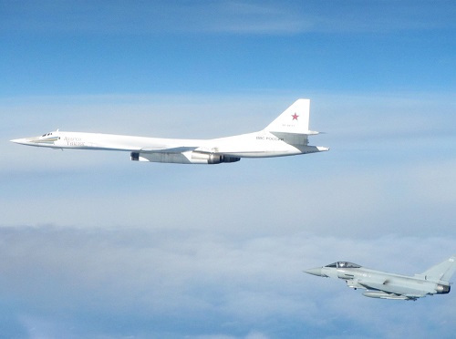 Tin thế giới - Không quân Anh, Pháp chặn máy bay ném bom Nga vì ‘gọi không trả lời’