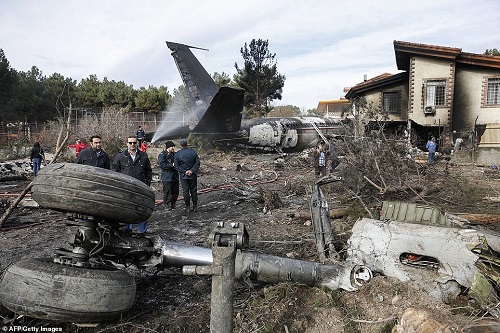 Tin thế giới - Hiện trường vụ tai nạn máy bay ở Iran khiến 15 người thiệt mạng (Hình 6).