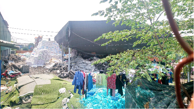 Xã hội - Biên Hòa - Đồng Nai: Người dân khổ sở vì xưởng tái chế cao su 'lọt' trong khu dân cư