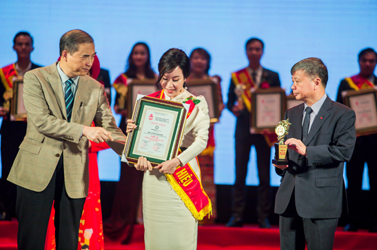 Xã hội - Hathor Group , CEO Nguyễn Thị Ánh : 'Tôi muốn doanh nghiệp của mình sẽ trở thành thương hiệu số 1 trong ngành mỹ phẩm Việt Nam' (Hình 2).