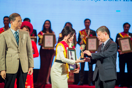 Xã hội - Hathor Group , CEO Nguyễn Thị Ánh : 'Tôi muốn doanh nghiệp của mình sẽ trở thành thương hiệu số 1 trong ngành mỹ phẩm Việt Nam' (Hình 3).