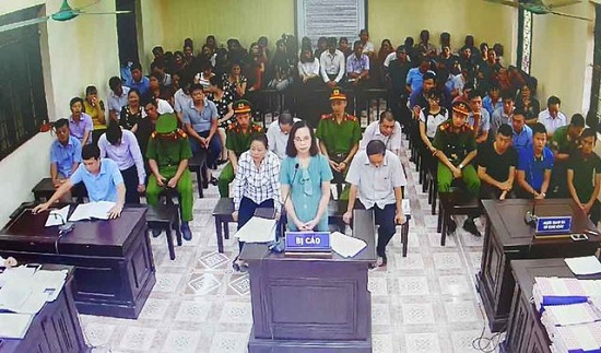 Pháp luật - Vụ gian lận điểm thi tại Hà Giang: Bị cáo Triệu Thị Chính bật khóc tại phiên tòa