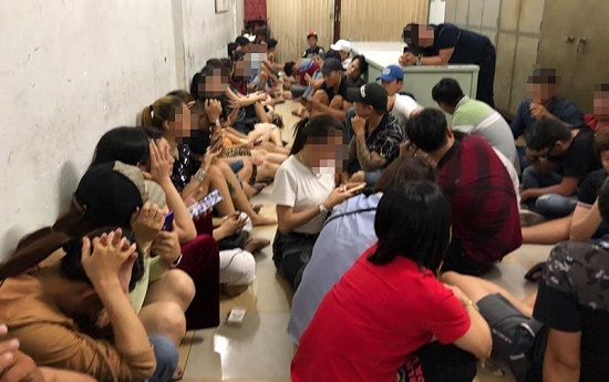 Pháp luật - Phát hiện hàng chục thanh niên phê ma túy tại vũ trường Đông Kinh