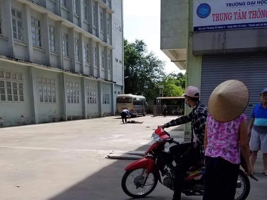 Tin trong nước - Hà Nội: Nam sinh tử vong vì rơi từ tầng 9 ký túc xá Đại học Mỏ