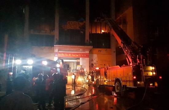 Tin trong nước - Thanh Hóa: Tòa nhà dầu khí bất ngờ bốc cháy dữ dội, nhiều người mắc kẹt