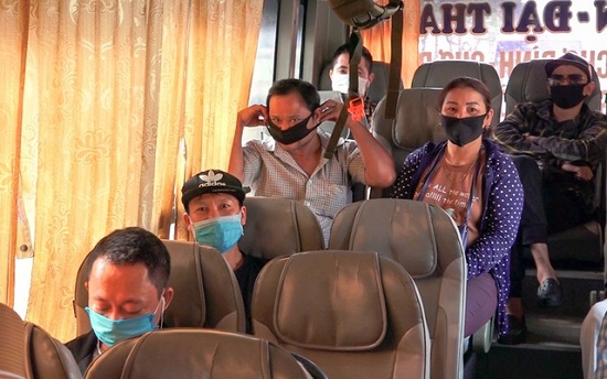 Tin trong nước - CSGT Hà Nội xử lý nhiều xe khách không thực hiện giãn cách phòng dịch Covid-19 (Hình 2).
