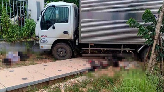 Tin trong nước - Thông tin mới nhất vụ xe máy kẹp 3 đấu đầu ô tô tải, 2 người tử vong ở Vĩnh Phúc