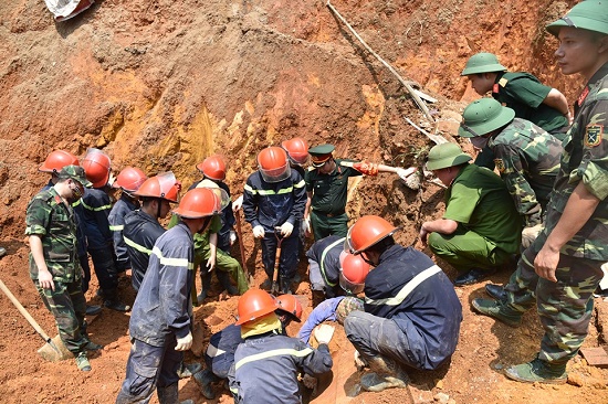 An ninh - Hình sự - Vụ sập công trình ở Phú Thọ, 4 người tử vong: Nghẹn ngào gia cảnh khốn khó của các nạn nhân