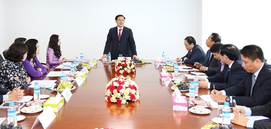 Tài chính - Doanh nghiệp - Phó Thủ tướng Chính phủ Vương Đình Huệ thăm Chi nhánh BIDV Yangon 