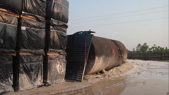 Tin trong nước - Vụ nước sạch sông Đà nhiễm dầu thải: Cận cảnh khu để dầu của công ty gốm sứ Thanh Hà (Hình 8).