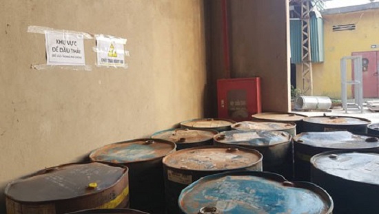 Tin trong nước - Vụ nước sạch sông Đà nhiễm dầu thải: Cận cảnh khu để dầu của công ty gốm sứ Thanh Hà (Hình 2).
