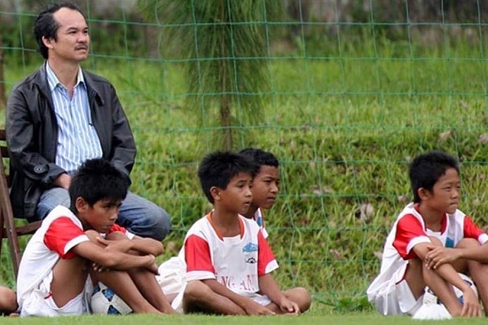Thể thao - Bầu Đức: Người 'đưa đò' thầm lặng của bóng đá Việt Nam