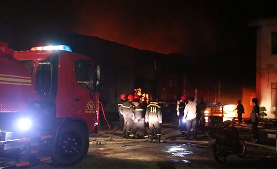 Tin trong nước - Đồng Nai: Cháy kinh hoàng tại khu công nghiệp ở Biên Hòa, nghi do nổ thùng hóa chất