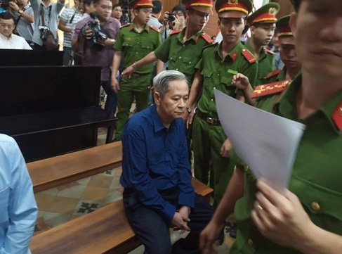 Tin trong nước - Tin tức thời sự mới nóng nhất hôm nay 27/12/2019: Cựu Phó Chủ tịch UBND TP.HCM Nguyễn Hữu hầu tòa