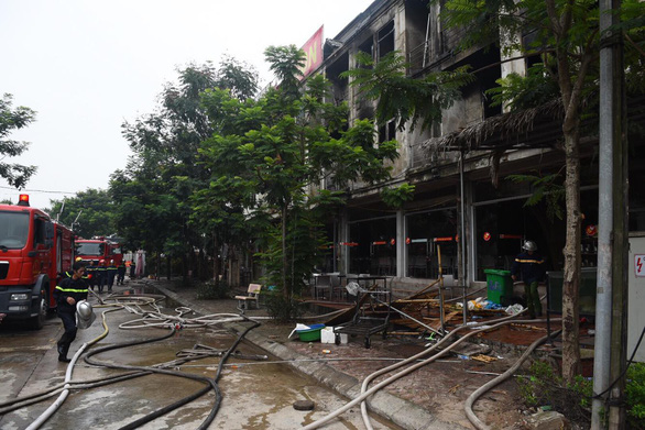 Tin trong nước - Hiện trường vụ cháy kinh hoàng ở Thiên đường Bảo Sơn, nhiều biệt thự bị thiêu rụi (Hình 7).