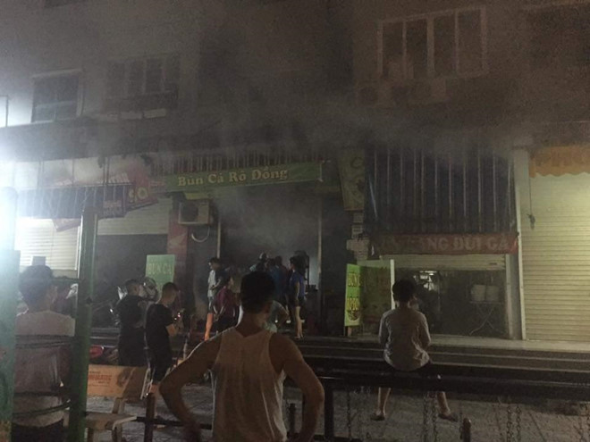 Tin trong nước - Cháy quán ăn tại chung cư Kim Văn Kim Lũ, nhiều người hoảng hốt bỏ chạy
