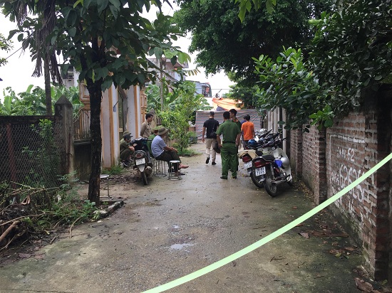 Tin trong nước - Hiện trường vụ trọng án anh trai chém 5 người trong gia đình thương vong ở Hà Nội