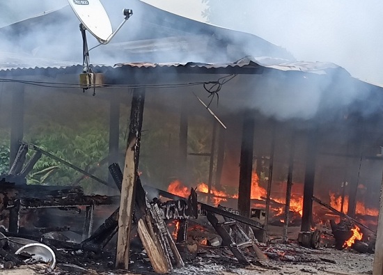 Tin trong nước - Quảng Nam: 2 chị em ruột tử vong thương tâm trong ngôi nhà bốc cháy