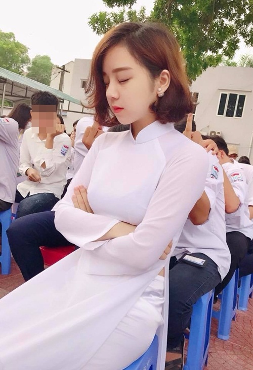 Cộng đồng mạng - Cận cảnh nhan sắc 3 'hotgirl ngủ gật' được báo Hàn Quốc hết lời khen ngợi