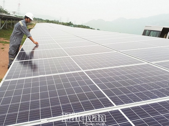 Thị trường - Nhà đầu tư ngoại 'thâu tóm' dự án điện mặt trời: Bộ Công thương nói gì?