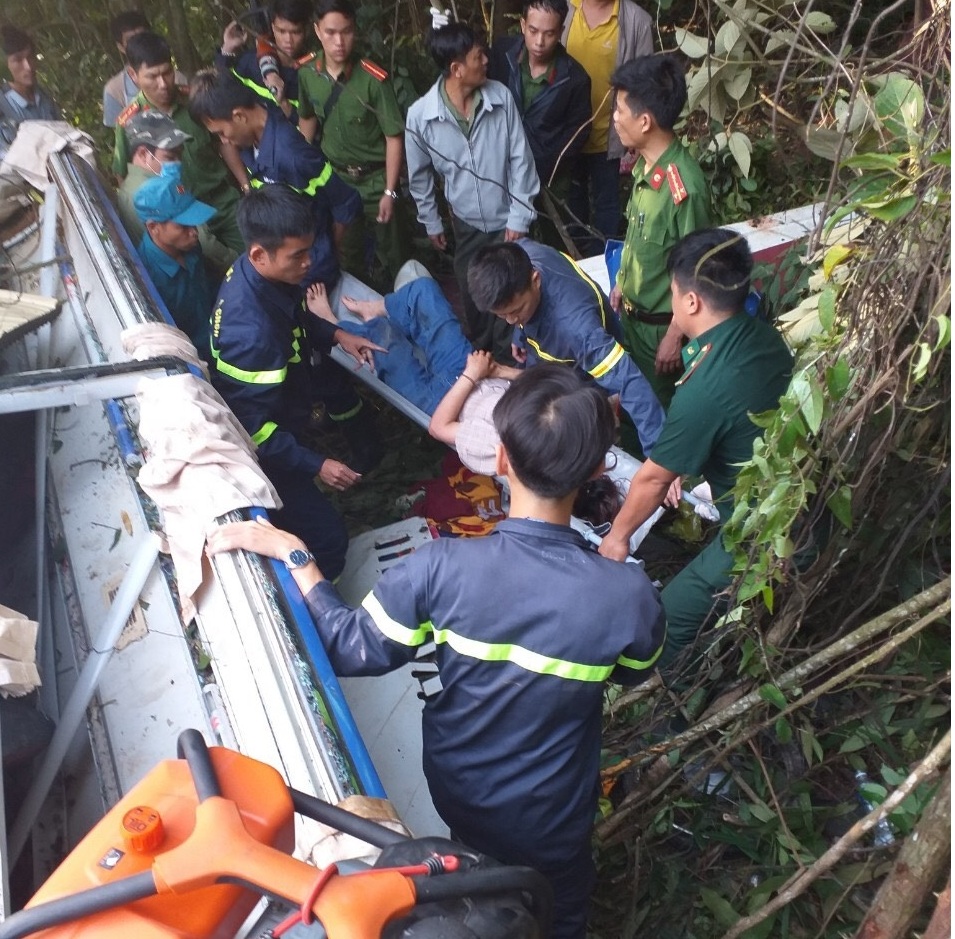 Tin trong nước - Bộ Công an chỉ đạo điều tra nguyên nhân 2 vụ tai nạn nghiêm trọng tại Kon Tum, Quảng Ninh