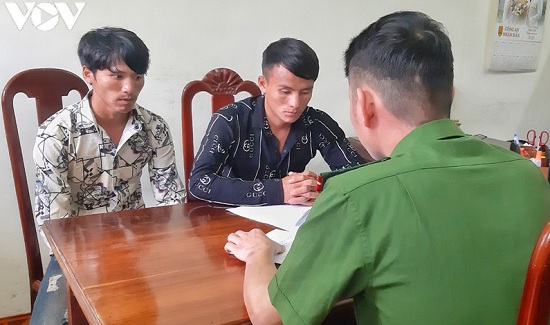 Pháp luật - Điện Biên: Đang ngủ cùng con, người phụ nữ bị 2 trai bản đột nhập vào nhà hiếp dâm