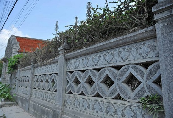 Kinh doanh - Mãn nhãn với lối kiến trúc độc đáo của ngôi nhà đá gần trăm tuổi giá chục tỷ đồng ở Ninh Bình (Hình 2).
