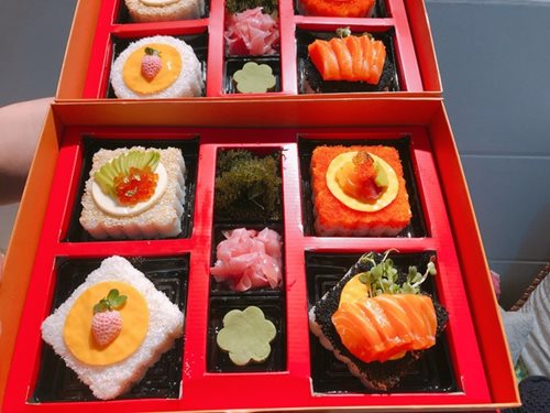 Thị trường - Bánh trung thu sushi gây 'sốt', tiền triệu/hộp vẫn khó lòng mua được (Hình 2).